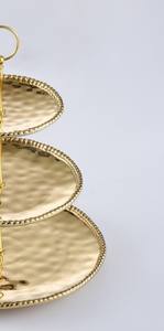 Support à gâteau de luxe à 3 niveaux en métal doré, texture martelée, tour à cupcakes avec bord perlé et poignée annulaire pour mariages et événements festifs - Product Image 3