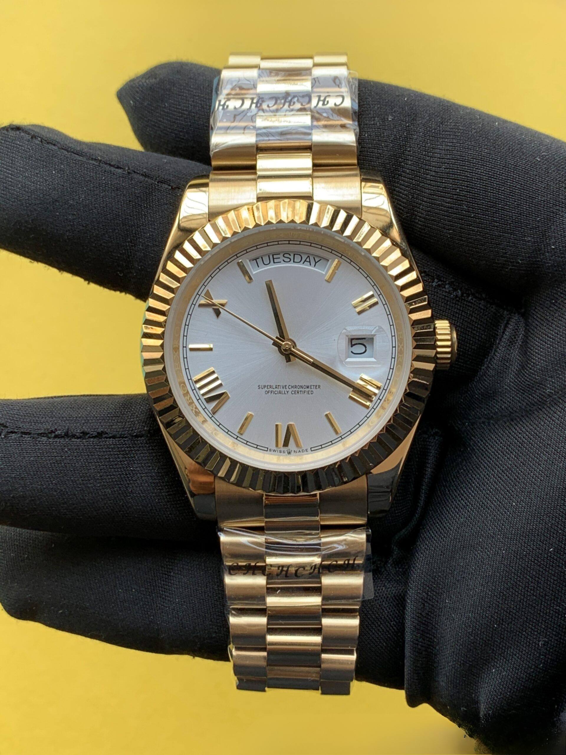 สีเหลือง