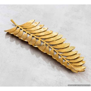 Taille personnalisée et logo disponible en aluminium plaqué or de haute qualité, feuilles moulées, centre de table de designer, plateau de service et de décoration - Product Image 1