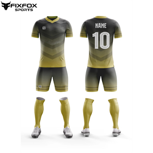 Ensemble de maillot de football personnalisé sublimé pour hommes, col en V, manches courtes, dégradé de couleurs, short, chaussettes, coupe athlétique toutes saisons - Product Image 4