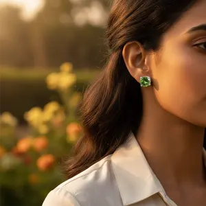 Boucles d'oreilles tendance en argent et péridot vert pour femmes, bijoux géométriques en diamant et perle avec placage rhodium pour les fêtes - Product Image 2