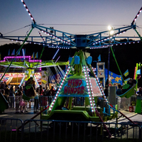 Manège à chaises volantes rotatives sur mesure pour parcs d'attractions, fêtes foraines et festivals en plein air