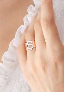 Bague en argent sterling 925 avec lettre personnalisée, bijoux alphabet, style minimaliste, luxe pour homme et femme, à porter au quotidien, élégant cadeau de mariage - Product Image 3