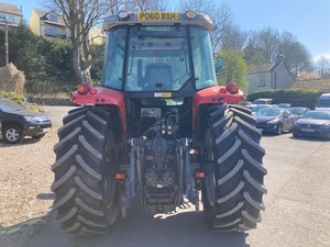 Tracteur agricole 4x4 Massey Ferguson 5460 70 CV à transmission par engrenages, haute productivité, vente en gros - Product Image 3