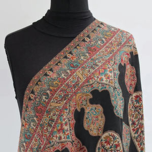 Chal Vibrante de Moda Tradicional Cachemirí para Invierno, Diseño Sólido, Poliéster, Bordado Paisley, Tela de Terciopelo Transpirable y Fina - Product Image 1