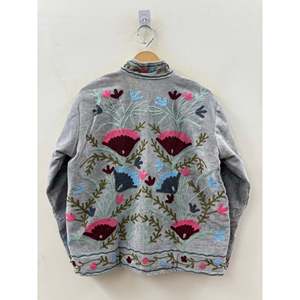 Gulbadan Hand Suzani Embroidered Velvet Reversible Jacket Grey-<b>Silver</b> Base Size 5XL Autumn/Winter Outerwear in Boho Style - Product Image 4