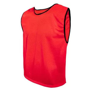 Baberos de fútbol de cuello redondo de alta calidad para hombres Estilo de chaleco de secado rápido con impresión de logotipo personalizado Mejor precio Estilo superior - Product Image 1