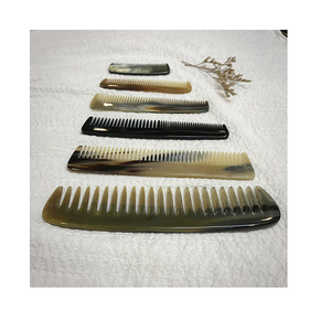 Peine de cuerno hecho a mano de alta calidad 2023 de Vietnam, peine de piojos más vendido para uso en hoteles, suministro directo de fábrica - Product Image 2