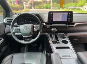 Toyota Hilux Revo 2024 en parfait état de marche - Product Image 5