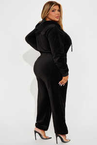 Conjunto de Dos Piezas para Mujer, Chándal de Terciopelo Negro, Chándales Personalizados para Mujer, Venta al por Mayor en Pakistán, Conjunto Deportivo Informal Más Barato - Product Image 6