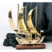 Modèle d'hélicoptère en laiton antique à la maison (jouet). Bien poli et sûr et meilleur jouet pour votre petit.