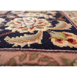Tapis en laine et soie noué à la main de style persan Aalam Pae-6027, motif médaillon rouge-orange, pour salon, couloir ou chambre d'adolescent - Product Image 3