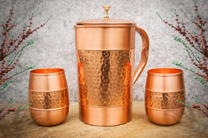 Ensemble de Vaisselle Multifonctionnel Durable et Écologique en Cuivre Pur, Carafe en Métal, 2 Gobelets pour la Santé Ayurvédique - Product Image 2