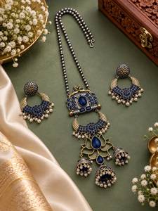 Ensemble de pendentifs à longue chaîne bicolore de qualité supérieure avec boucles d'oreilles assorties |   Ensemble de colliers élégants pour femmes |   Vêtements de fête et de soirée - Product Image 1