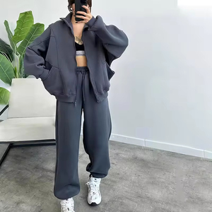 Ensemble sweat-shirt surdimensionné et pantalon de survêtement ample à jambe droite avec logo personnalisé |   Survêtement unisexe de qualité supérieure, vente en gros - Product Image 1
