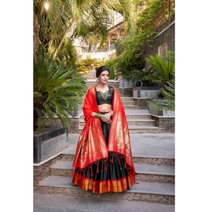 Paithani Lehenga Choli en soie Jacquard de qualité pour l'exportation indienne pour le mariage et la fête disponible à un prix abordable - Product Image 1