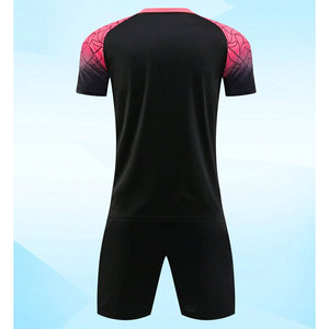 Diseña tu propio uniforme de fútbol al por mayor, conjunto de uniformes de fútbol con logotipo impreso personalizado, uniforme de equipo fabricado en Pakistán - Product Image 5