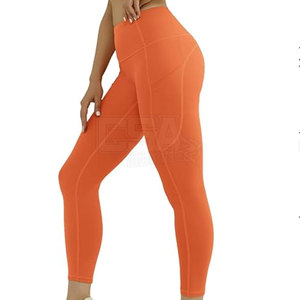 Leggings haute performance pour femmes, tissu extensible sans coutures, avec technologie d'évacuation de l'humidité, confortables pour les séances de sport et le yoga. - Product Image 4