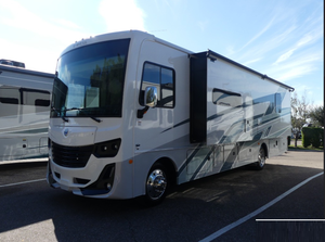 1F66F5DN4P0A12127 Nueva Autocaravana de Lujo Clase A 2025 con Motor a Gasolina y Amplio Interior Deslizable - Product Image 2