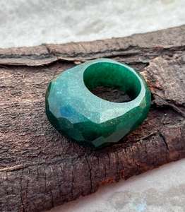 Bague de déclaration à facettes en pierre précieuse Aventurine verte naturelle Belle Aventurine sculptée à la main Bijoux en pierres précieuses - Product Image 2