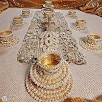 Magnifique ensemble de bougeoirs Rangoli pour festival indien, fleurs artificielles, bougeoirs en métal pour la décoration de l'entrée de la maison, du salon