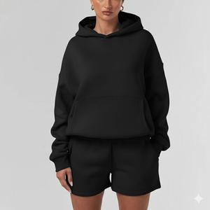 Ensemble deux pièces pour femme, sweat à capuche à manches longues uni d'hiver personnalisé avec badge, 100% coton, shorts décontractés tendance - Product Image 1
