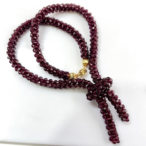 สร้อยคอลูกปัดโกเมนธรรมชาติทำด้วยมือพร้อมตะขอก้ามปูลูกปัดสีแดง - Product Image 1