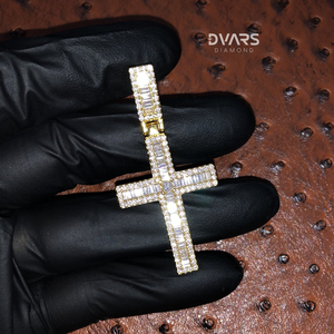 Pendentif personnalisé en argent sterling 925 plaqué or 18 carats pour homme, motif baguette croisée, serti de moissanite VVS, style hip-hop de luxe - Product Image 6