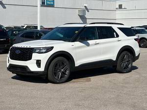 ฟอร์ด เอ็กซ์พลอเรอร์ ST สีขาว ปี 2025 รถ SUV 7 ที่นั่ง ภายในตกแต่งด้วยหนัง ไฟหน้า LED หลังคาพาโนรามา เกียร์อัตโนมัติ - Product Image 1