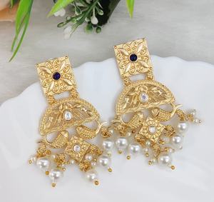 Boucles d'oreilles en or poli pour femmes, boucles d'oreilles traditionnelles indiennes, design magnifique, légères, parfaites pour toutes les occasions, pendantes - Product Image 2