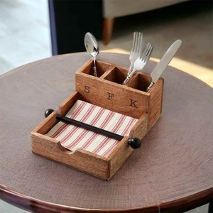 Porte-serviettes en bois de luxe pour hôtel, bureau ou décoration intérieure - Style classique fait à la main, écologique avec une touche personnelle - Product Image 3