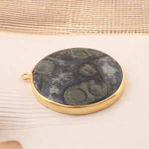 Conector de piedras preciosas de forma redonda grande de jaspe kambaba natural, suministro de Latón chapado en oro de 18K, conector para hacer collares de fianza única DIY - Product Image 4