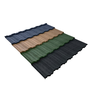 Tuiles de <span class=keywords><strong>toiture</strong></span> à bords biseautés certifiées CE, tôles de <span class=keywords><strong>toiture</strong></span> en métal revêtues de pierre classiques, bardeaux en acier <span class=keywords><strong>zinc</strong></span>-aluminium pour maison européenne - Product Image 1