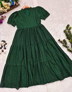 Robe pour femme de couleur verte, robe en georgette à imprimé floral, robe de mariée de créateur. Robe de soirée. - Product Image 5