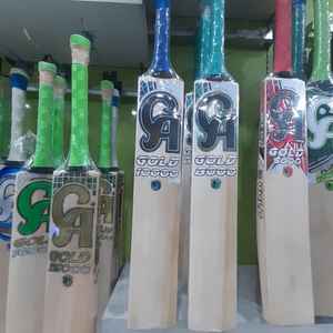 Bâton de cricket en bois CA Gold 10000 Original English Willow 6 Grain 2.6lb Hard Ball, durable, avec poignées pour le jeu - Product Image 3