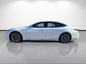 Sedán Ejecutivo LS500 2020 Usado, 4 Puertas, Automático, Vehículo de Lujo en Venta - Product Image 2