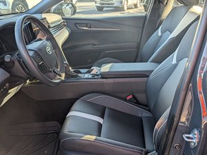 Toyota Camry SE 2025 d'occasion, propre, essence/électrique, traction avant - Product Image 4