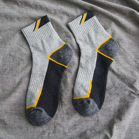 Nouveauté 100% Haute Qualité Chaussettes de Sport et Décontractées à la Mode Confortables et Respirantes pour Hommes et Femmes Chaussettes 2025