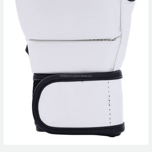 Gants de boxe MMA en cuir sur mesure, respirants, légers, antidérapants, demi-doigts, fermeture auto-agrippante DWELT GEARS pour l'entraînement et le combat - Product Image 2