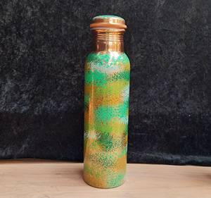 Botella de cobre de agua Ayurvédica de 1000ml al por mayor con tapa botella de agua de cobre impresa diseño sin juntas a prueba de fugas de metal - Product Image 1