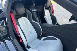 Coupé 2024 con Tracción en las Cuatro Ruedas, Motor de 4.5L de Aspiración Natural, Euro IV, Asientos de Cuero, Bajo Kilometraje, Caja de Cambios Automática, Volante a la Izquierda, Gasolina - Product Image 6