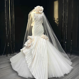 Robe de mariée sirène moderne et élégante NT92 avec col bateau, volants, fleurs 3D, traîne chapelle longue, dentelle et cristaux - Product Image 4