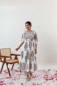 Vêtements indiens et pakistanais de haute qualité Lavande Anar Suit Set Stylish Kurti & Pants Direct From Manufacturer - Product Image 4