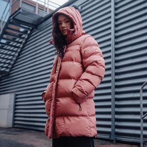 Adore Premium Cedarwood Parka hinchada para mujer Chaqueta de invierno de punto personalizada con Capucha ajustable y edredón acolchado Estilo de burbuja - Product Image 6