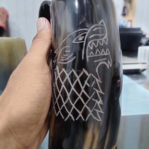 Taza de Cuerno Vikinga Hecha a Mano y Personalizable, Artesanía, Cuerno Genuino de Animal, Religiosa, Histórica, para Recreaciones Europeas - Product Image 1