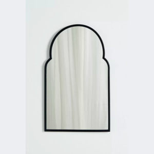 กระจกโค้งติดผนังสำหรับตกแต่งบ้านหรูหราทันสมัยกรอบโลหะสีดำแก้วอะคริลิคสำหรับห้องนั่งเล่นห้องน้ำ - Product Image 1