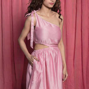 Design Sense Niche Vestido de verano femenino Un hombro Cordón de encaje Corto hasta la rodilla Cintura natural Vestido con tirantes en la cadera - Product Image 6