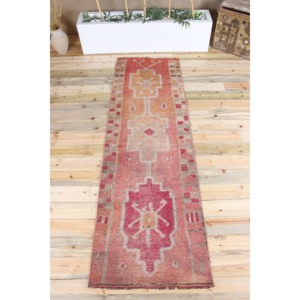 Tapis Herki 2,7x8,3 pieds, tapis turc écologique en laine rose patchwork avec envers en latex - Product Image 1