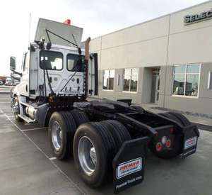 รถบรรทุกหัวลาก Cascadia ปี 2024 ภายในสะดวกสบาย พร้อมเตียงนอน  ข้อเสนอที่ดีที่สุด - Product Image 5