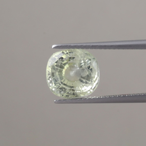 Zafiro Amarillo Natural 100% Certificado por IGI, Corte Ovalado de 10x9.5mm, Grado AAA, 7.66 Quilates, Encerado/Aceitado, para Joyería - Product Image 1